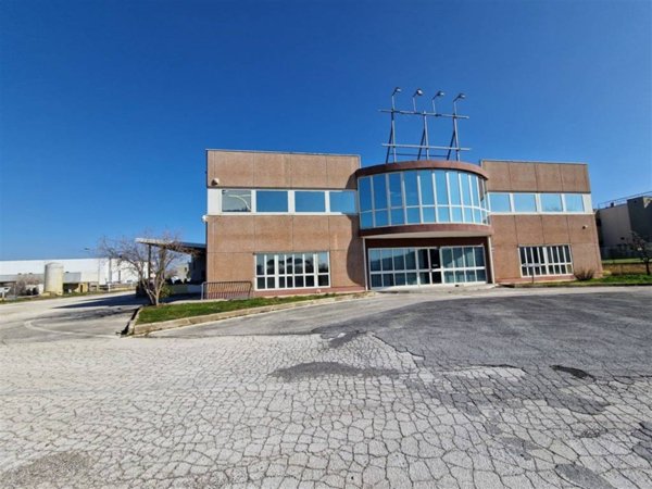 locale commerciale in affitto a Roma in zona Trigoria