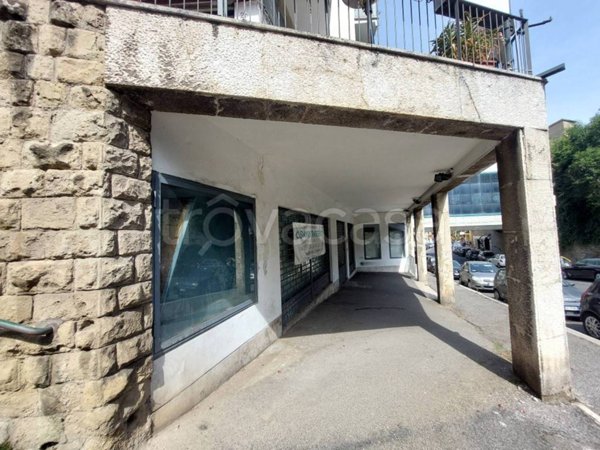negozio in affitto a Roma