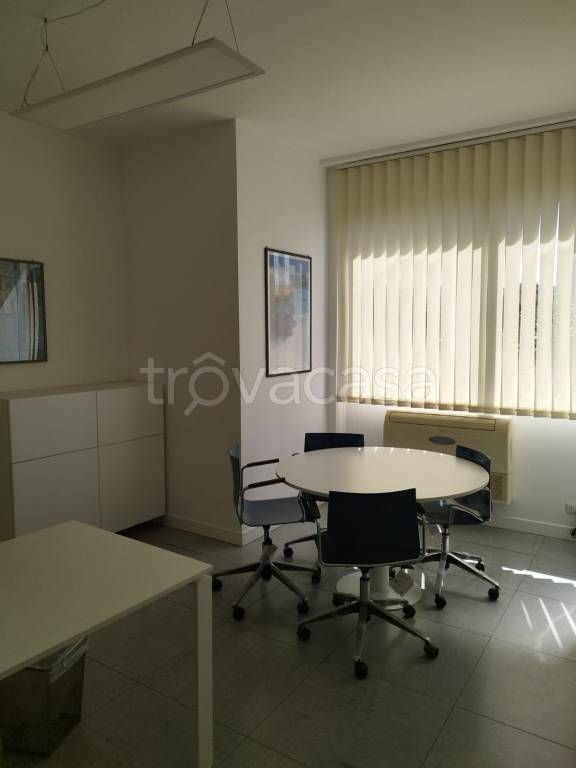 ufficio in affitto a Roma in zona Ardeatino