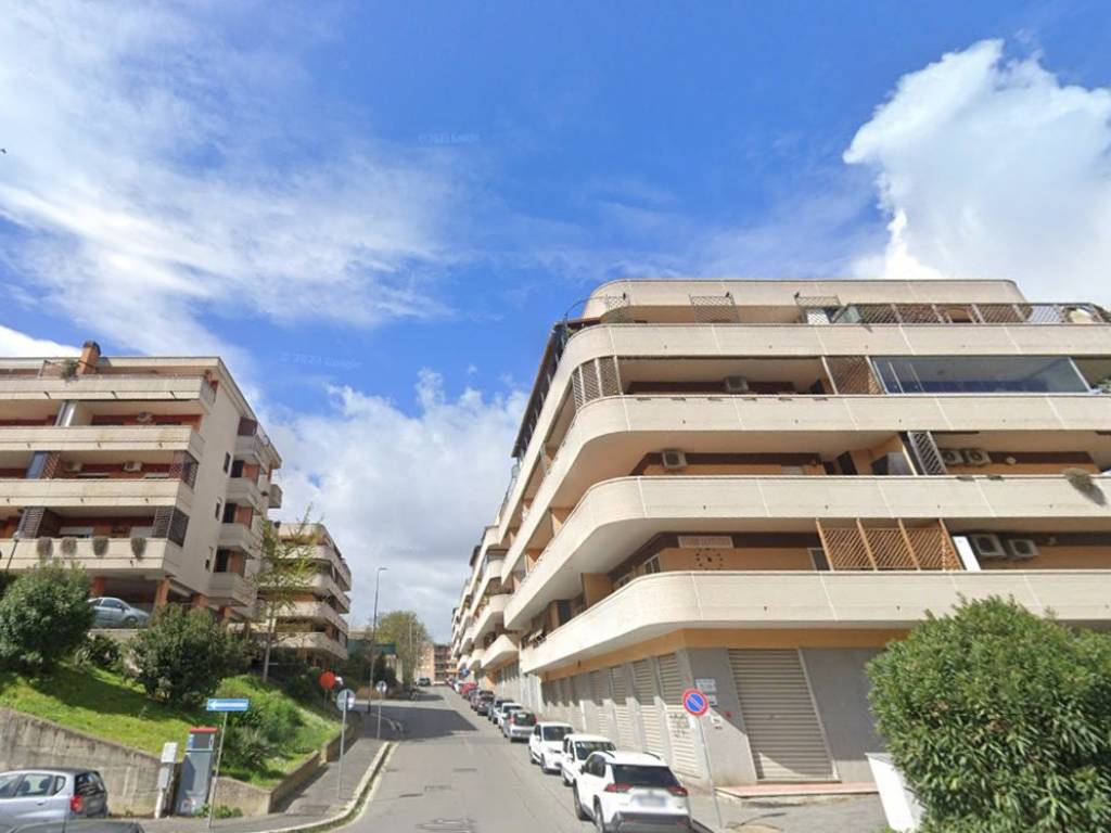 negozio in affitto a Roma in zona Dragona/Bagnoletto