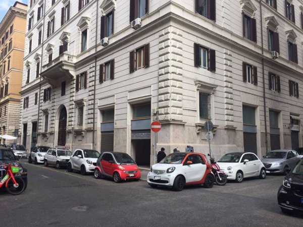 negozio in affitto a Roma in zona Rione Prati