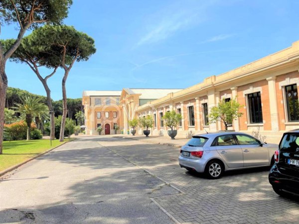 negozio in affitto a Roma in zona Ostia