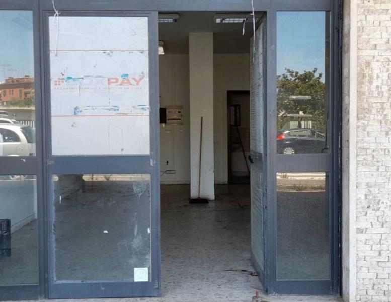 negozio in affitto a Roma in zona Primavalle
