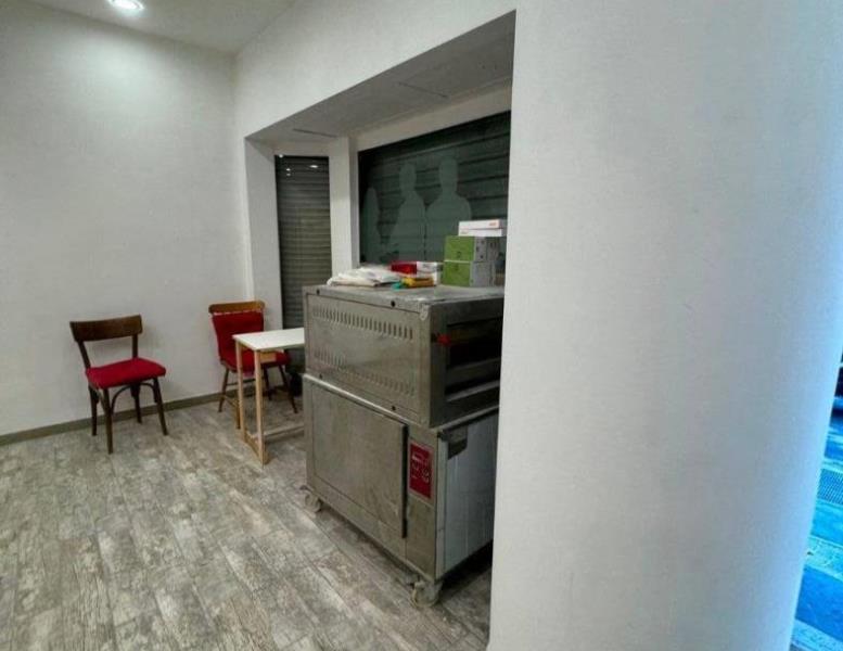 locale commerciale in affitto a Roma in zona Trastevere