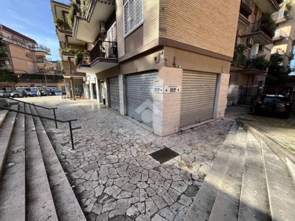 negozio in affitto a Roma in zona Torrevecchia