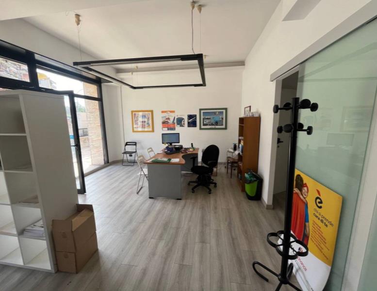 locale commerciale in affitto a Roma in zona Appio Latino