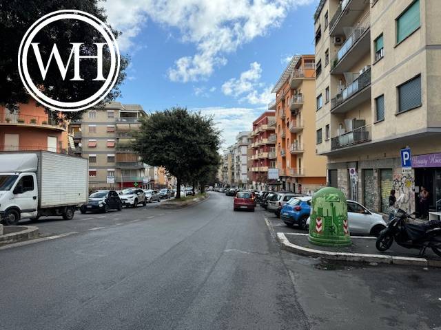 locale commerciale in affitto a Roma in zona Campo Marzio