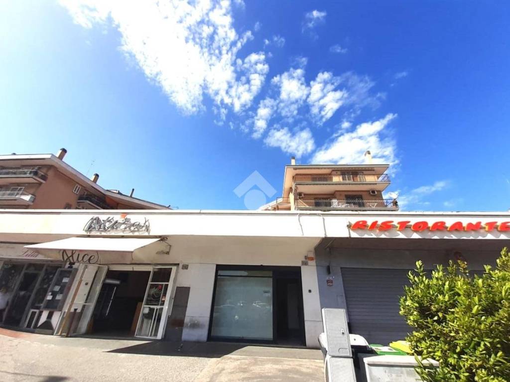 locale commerciale in affitto a Roma in zona Corviale