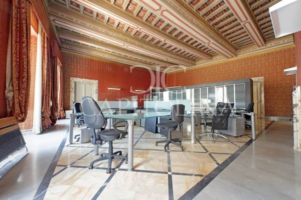 locale di sgombero in affitto a Roma in zona Rione Monti/Campitelli