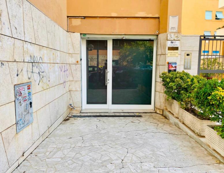 negozio in affitto a Roma