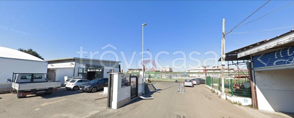 locale commerciale in affitto a Roma in zona Finocchio