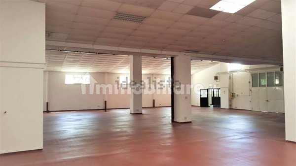 locale di sgombero in affitto a Roma in zona Appio Latino