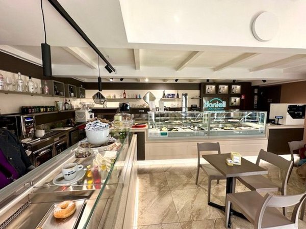 locale commerciale in affitto a Roma in zona Aurelio