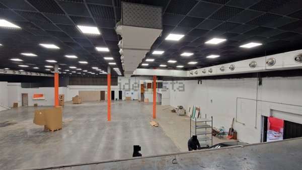 capannone in affitto a Roma in zona Torre Maura