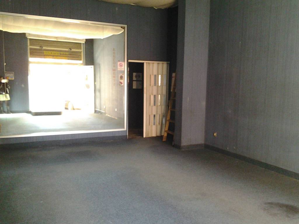 negozio in affitto a Roma in zona Appio Latino