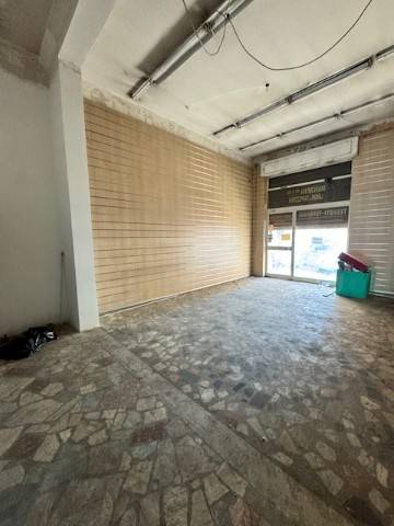 negozio in affitto a Roma in zona Appio Latino