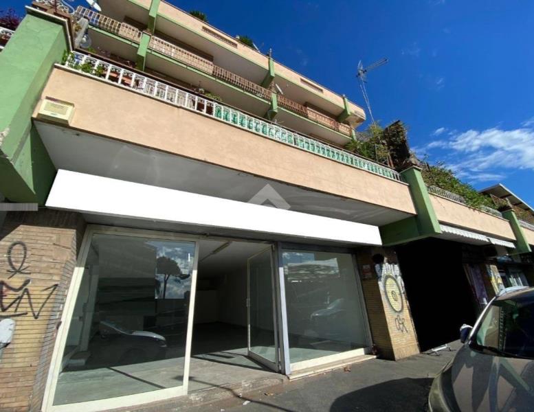 locale commerciale in affitto a Roma in zona Prenestino-Labicano