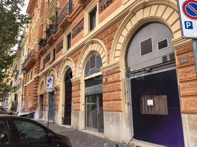 locale commerciale in affitto a Roma in zona Salario