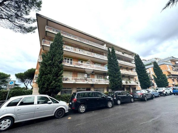 negozio in affitto a Roma in zona Portuense