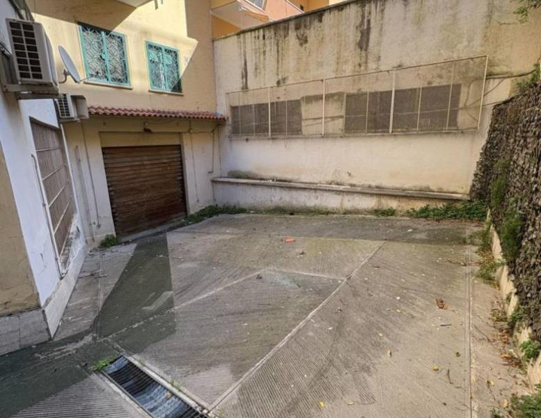 locale commerciale in affitto a Roma in zona Appio Latino