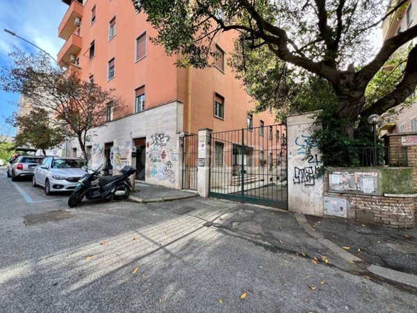 casa indipendente in affitto a Roma in zona Tuscolano