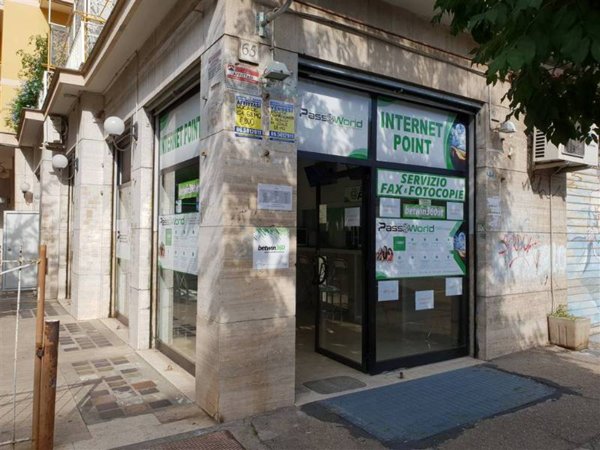 locale commerciale in affitto a Roma in zona Appio Claudio