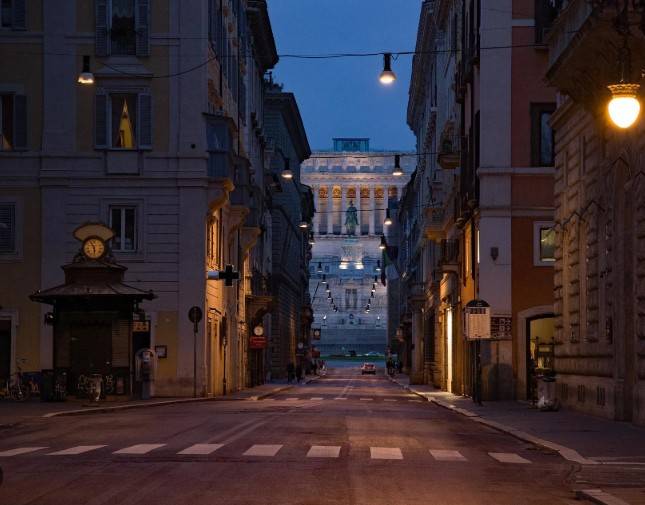 negozio in affitto a Roma in zona Campo Marzio