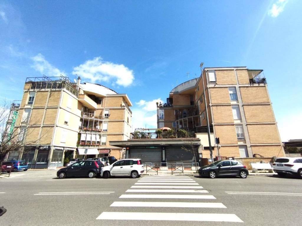 negozio in affitto a Roma