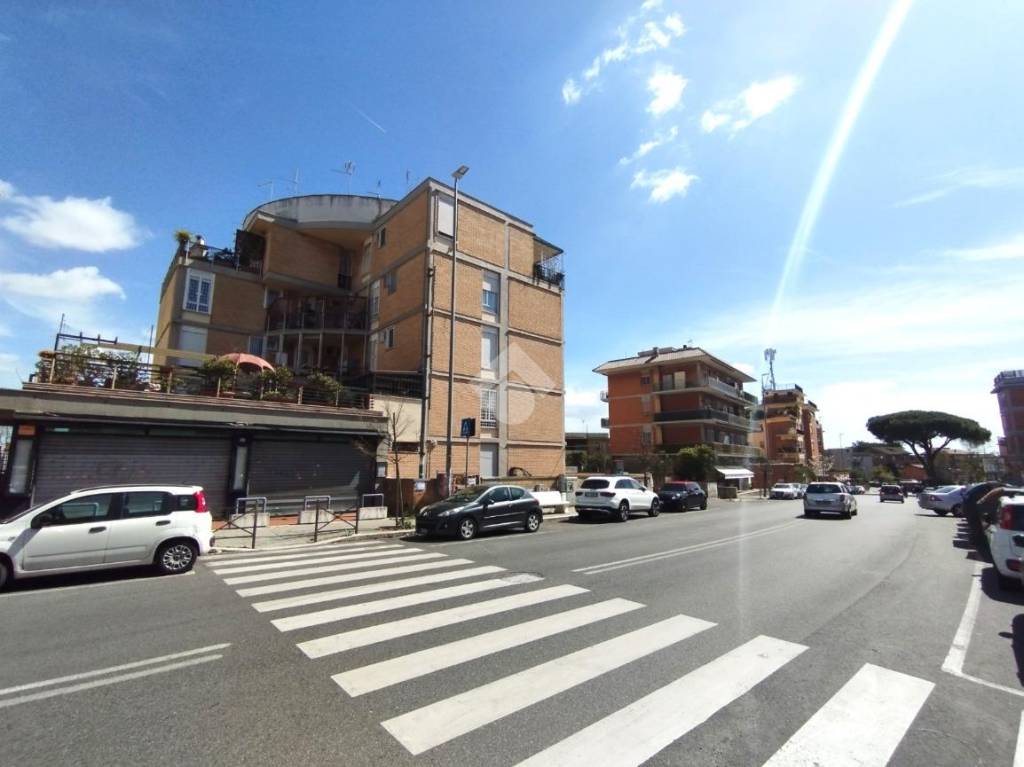 negozio in affitto a Roma