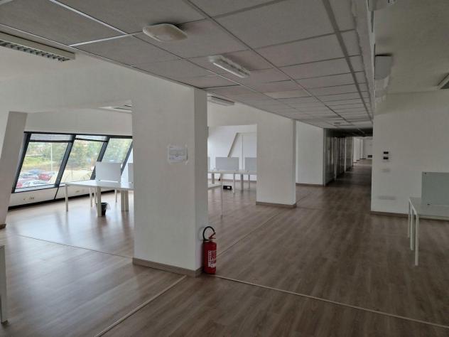 ufficio in affitto a Roma in zona Torre Gaia