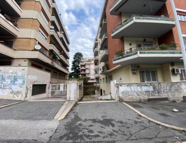 locale commerciale in affitto a Roma in zona Aurelio