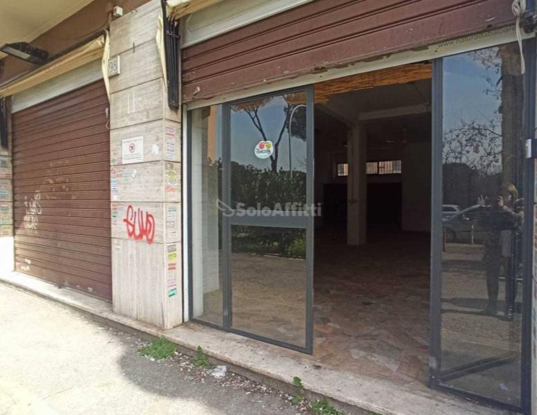 locale commerciale in affitto a Roma in zona Cinecittà