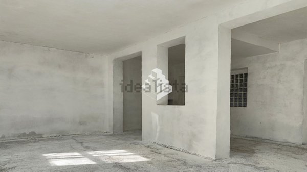 locale commerciale in affitto a Roma in zona Torrino