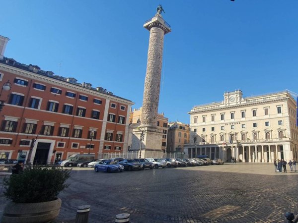 appartamento in affitto a Roma in zona Trevi-Colonna