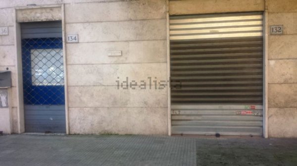 negozio in affitto a Roma in zona Tuscolano