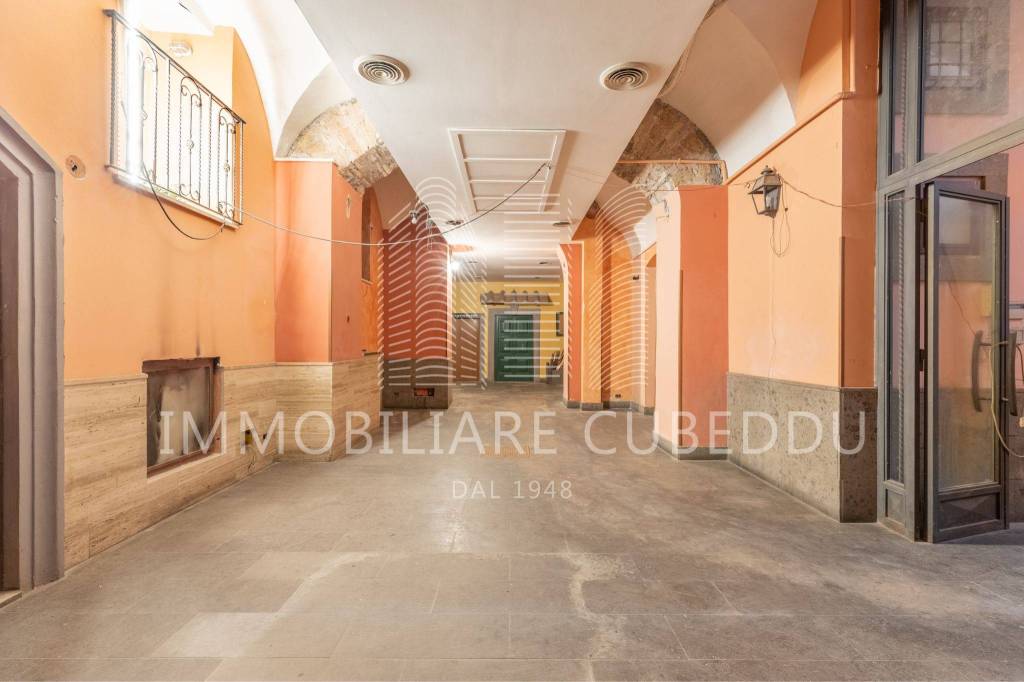 negozio in affitto a Roma in zona Tuscolano