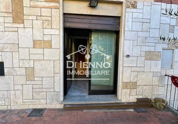 negozio in affitto a Roma in zona Prima Porta