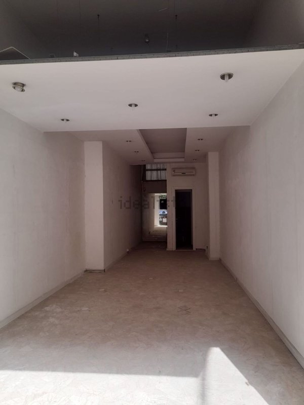 locale commerciale in affitto a Roma in zona Appio Claudio
