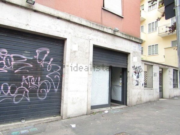 negozio in affitto a Roma in zona Appio Latino