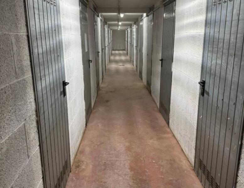 locale di sgombero in affitto a Roma in zona Casal Morena
