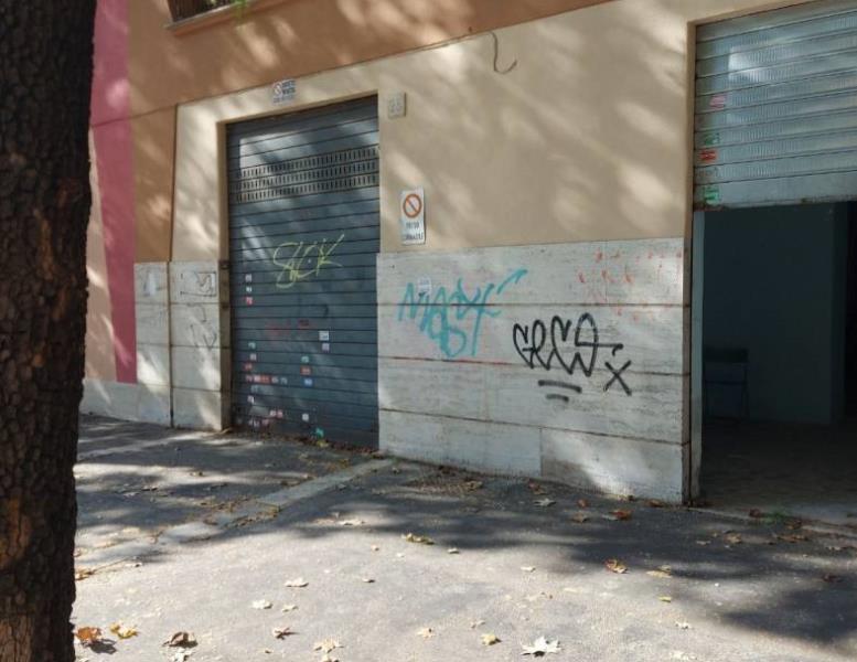 locale commerciale in affitto a Roma