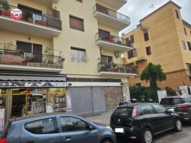 negozio in affitto a Roma in zona La Pisana