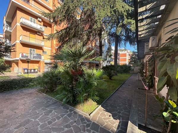ufficio in affitto a Roma in zona Giuliano Dalmata