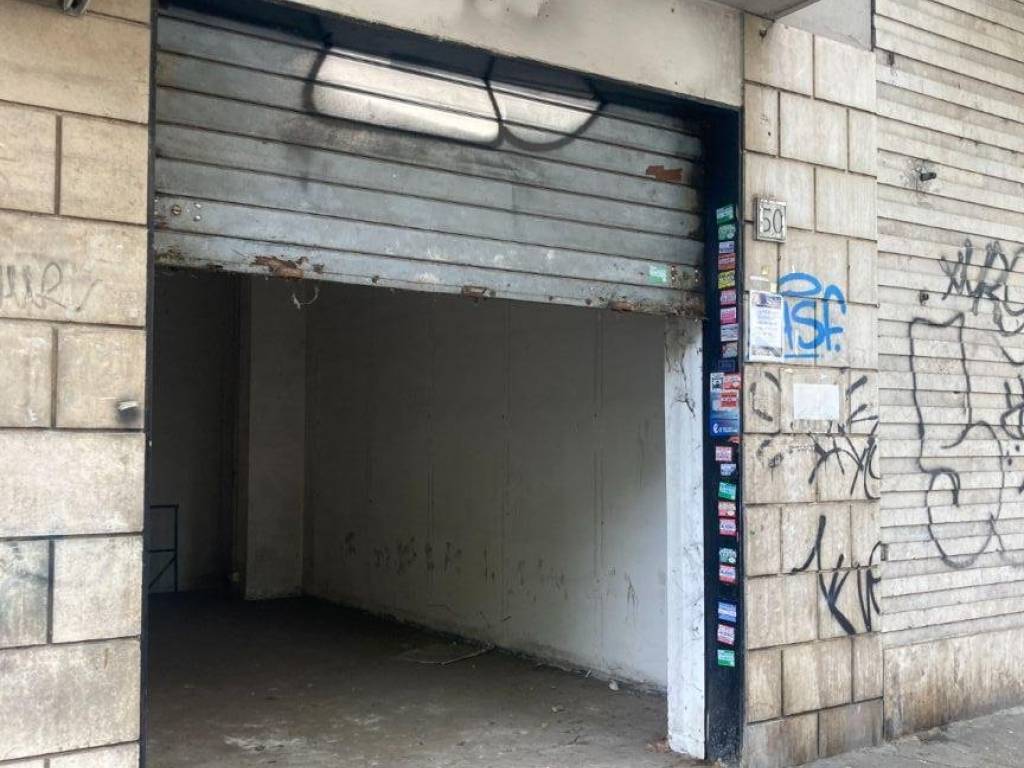 negozio in affitto a Roma in zona Cinecittà