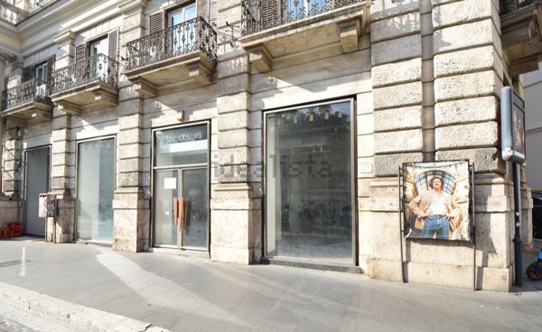 locale commerciale in affitto a Roma in zona Rione Monti/Campitelli