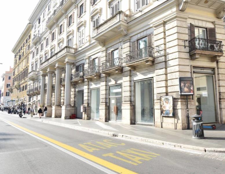 locale commerciale in affitto a Roma in zona Rione Monti/Campitelli