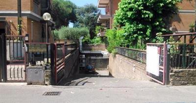 negozio in affitto a Roma in zona Osteria del Curato