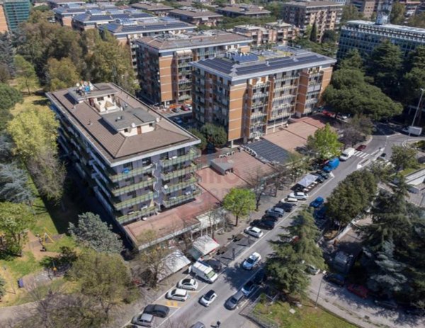 negozio in affitto a Roma in zona EUR