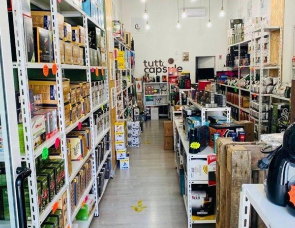 locale commerciale in affitto a Roma in zona Appio Claudio