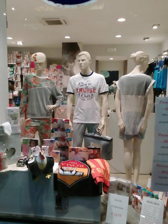 negozio in affitto a Roma in zona Appio Latino